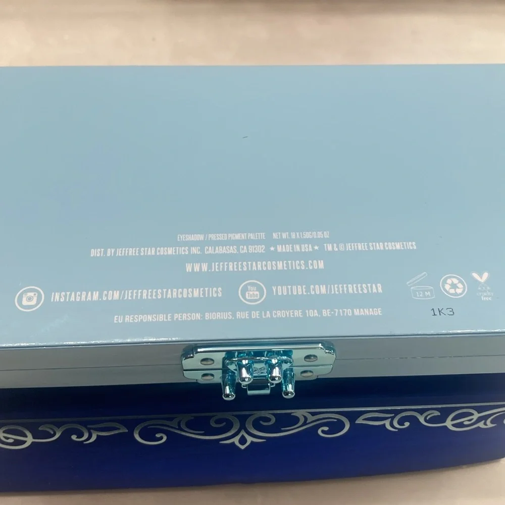 Blue blood eye shadow palette‎ by Jeffree Starr
